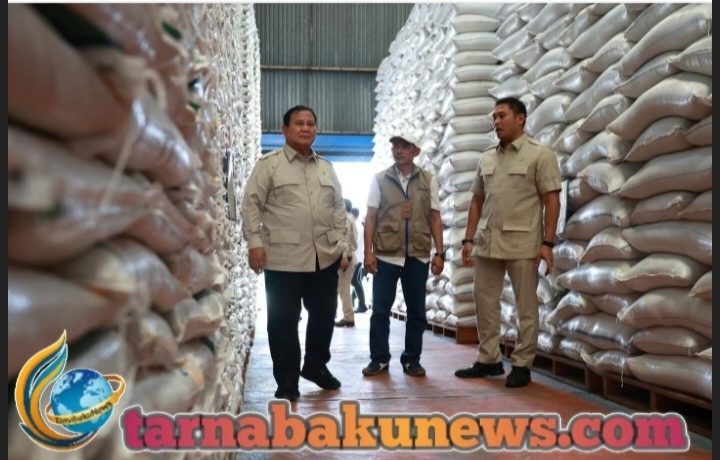 Presiden Prabowo Sidak Gudang Bulog Magelang, Pastikan Stok Beras Nasional Aman
